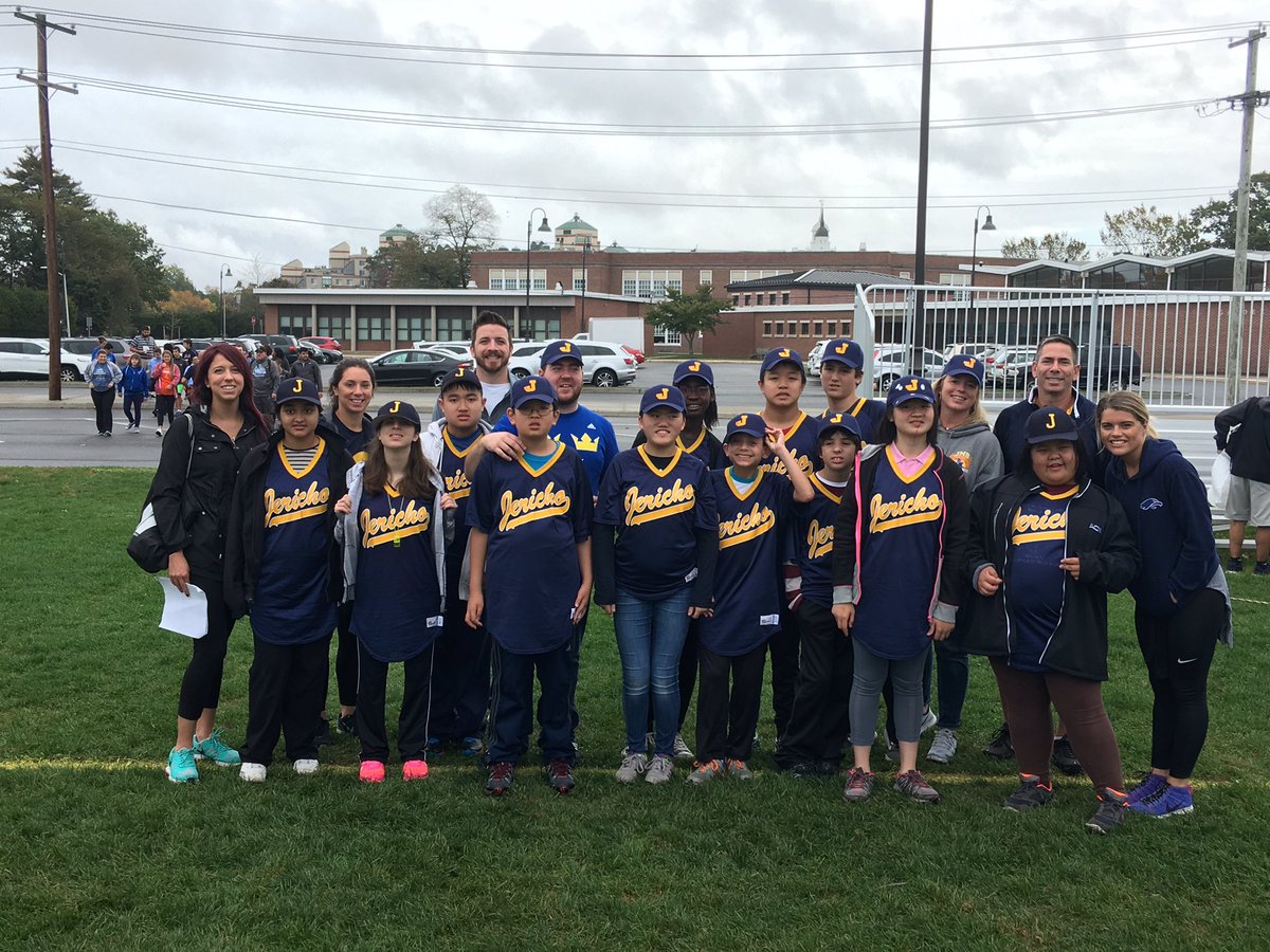 jerichosports's tweet photo. Getting ready for a great day of Kickball with some great kids! @JerichoUFSD @JSapK12 @TwiceExcpt https://t.co/ui63NxZR3x