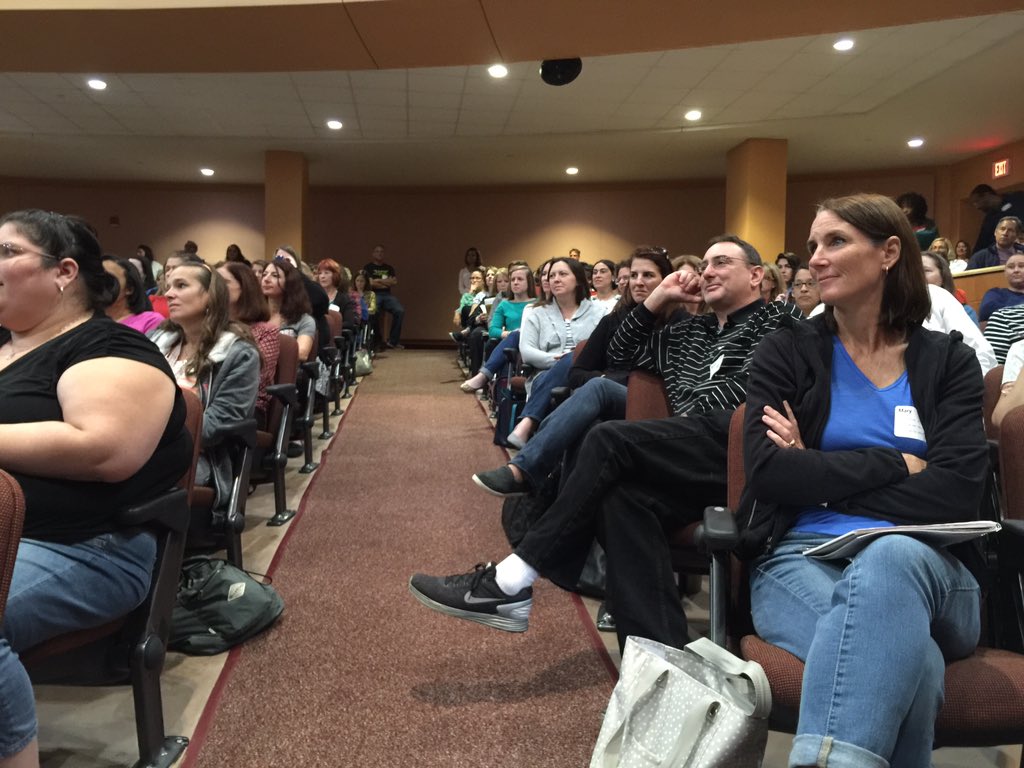 FCPS_SDC's tweet photo. A very thoughtful, engaging, and entertaining keynote by Dr. Rich Allen. The audience is learning and laughing at the same time. #FCPSEdSym https://t.co/1SCGjtiPka