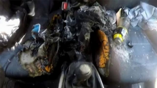 tech2eets's tweet photo. #Apple #iPhone7 ignites inside a car; is this a #Samsung #Galaxy #Note7 in the making? –  https://t.co/LiaNwBD7vB #Note7Fiasco #iPhone https://t.co/ft9e5dPBsS