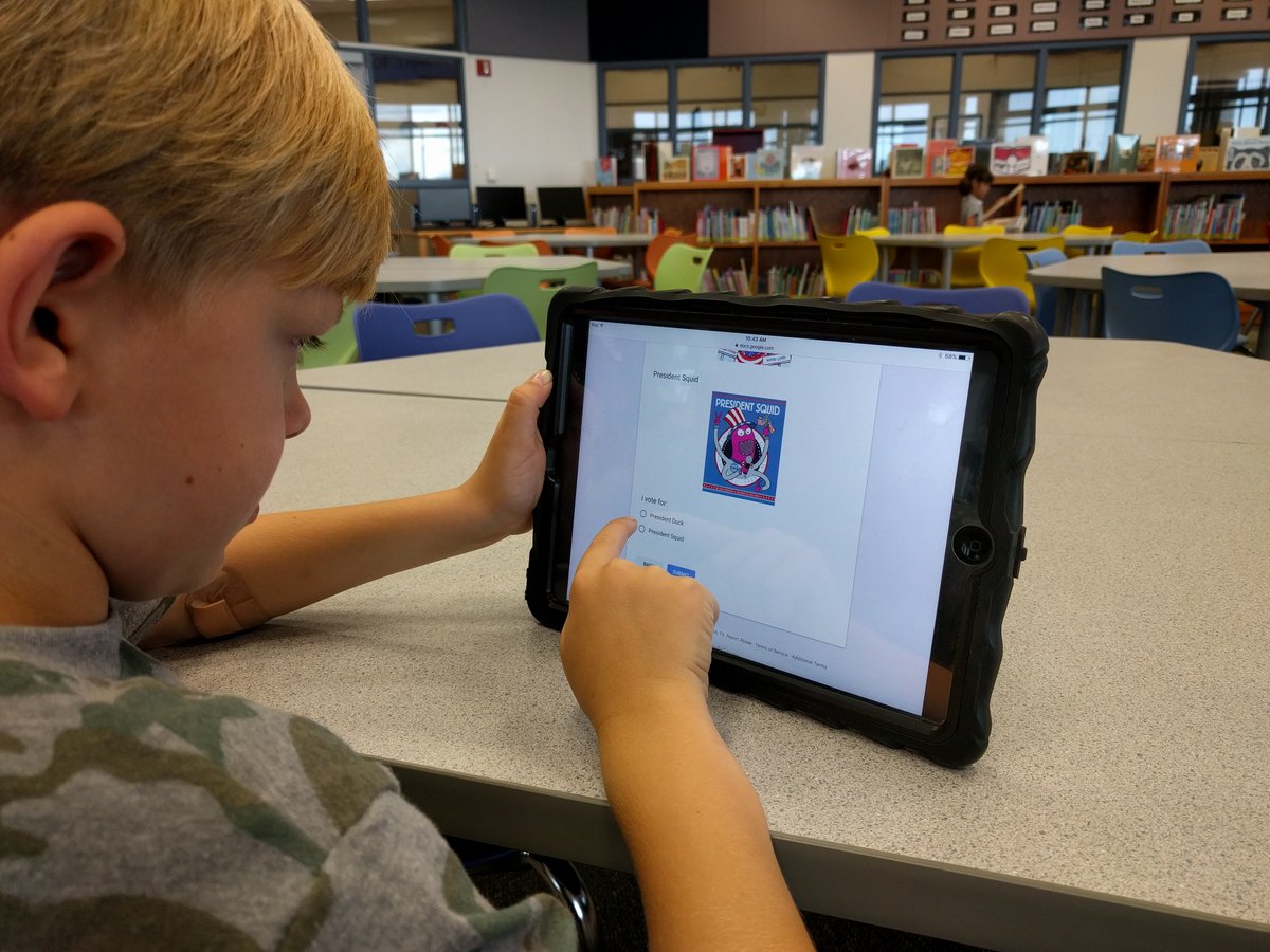 ReadDanceTweet's tweet photo. Duck or Squid for President? 1st graders voted in our mock election and Duck was the winner! #voteforbooks #neisdlibraries @happytobeahusky https://t.co/WHPGQVhhLO