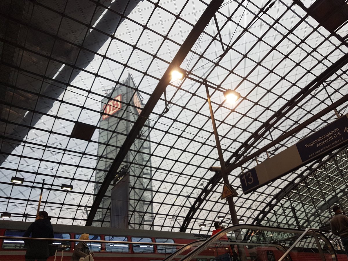 ChristianSpanik's tweet photo. Schon wieder vorbei. Nach 5 Livesendungen vom #dlk16 jetzt zur #fbm2016 . Danke an alle in Berlin für die tolle Unterstützung. @hola_my_rio https://t.co/EQoLTDyokK