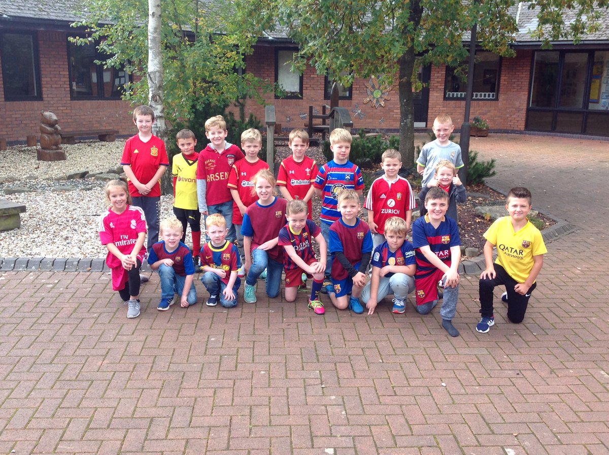 NantYParcSchool's tweet photo. Celebrating Spanish week at Nant Y Parc Primary with @FCBarcelona players! @GarethBale11 can you spot Gareth? @CaerphillyCBC #findgareth https://t.co/h3xRt8C5sM