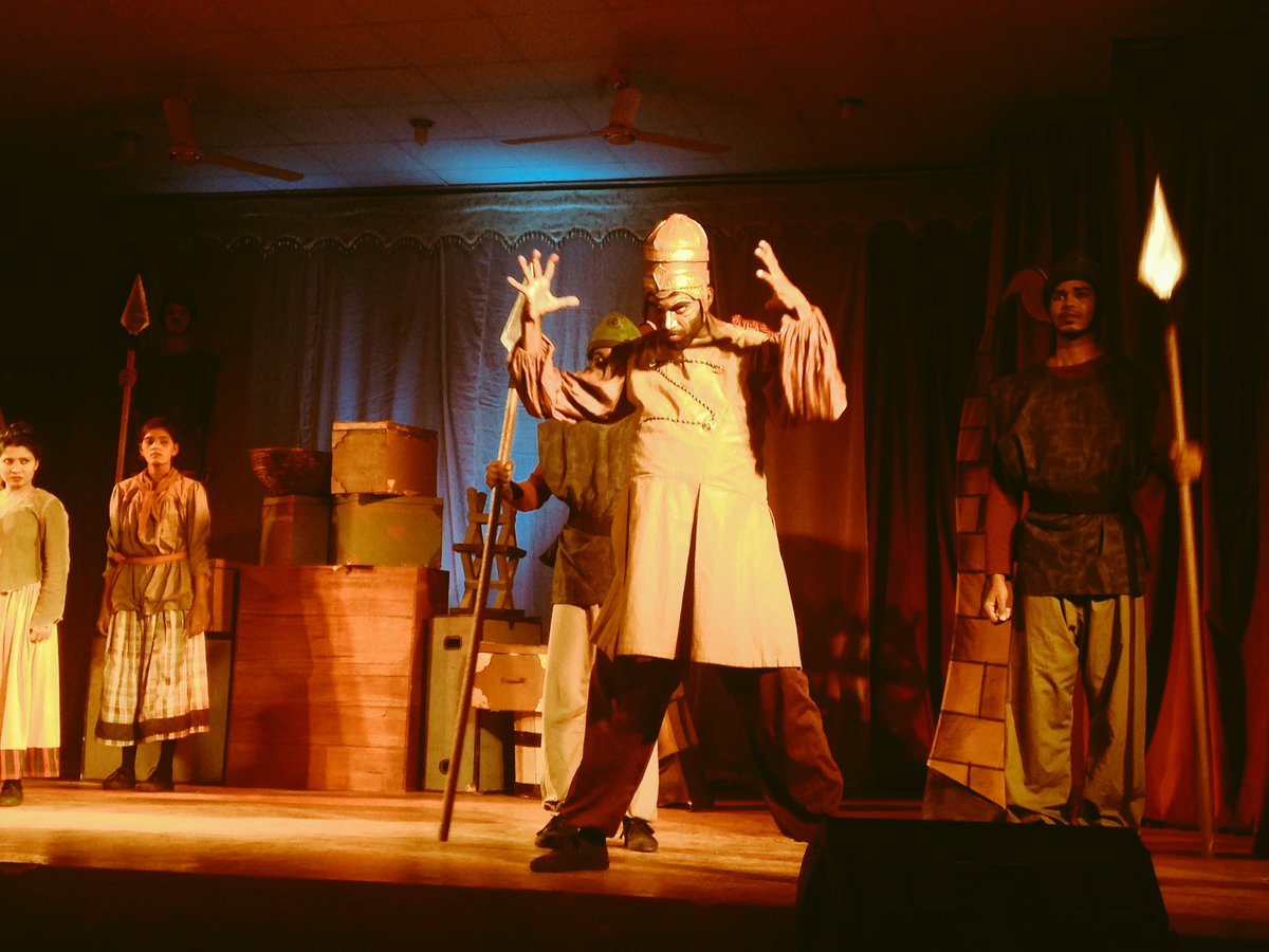 WINGSfestival16's tweet photo. Wenkatty Wattam - Tamil version The Caucasian Chalk Circle (Hunuwataye kathawa) being staged at #WINGS16 now in Kilinochchi #lka #SriLanka https://t.co/NVeMmdJ3jp