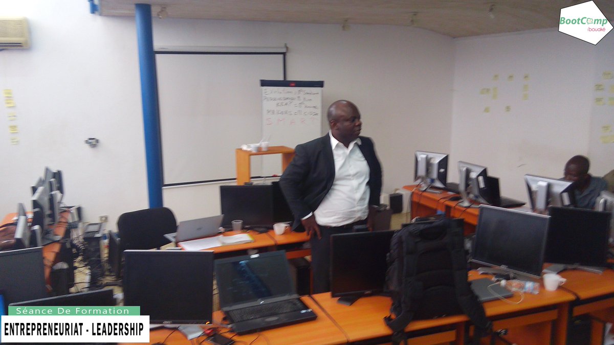 BouakeBootcamp's tweet photo. L'entrepreneuriat facteur clé du développement en Afrique, StartUp Leadership @BouakeBootcamp nous sommes formés pour ça @simplonco https://t.co/0TGqF2IFgr