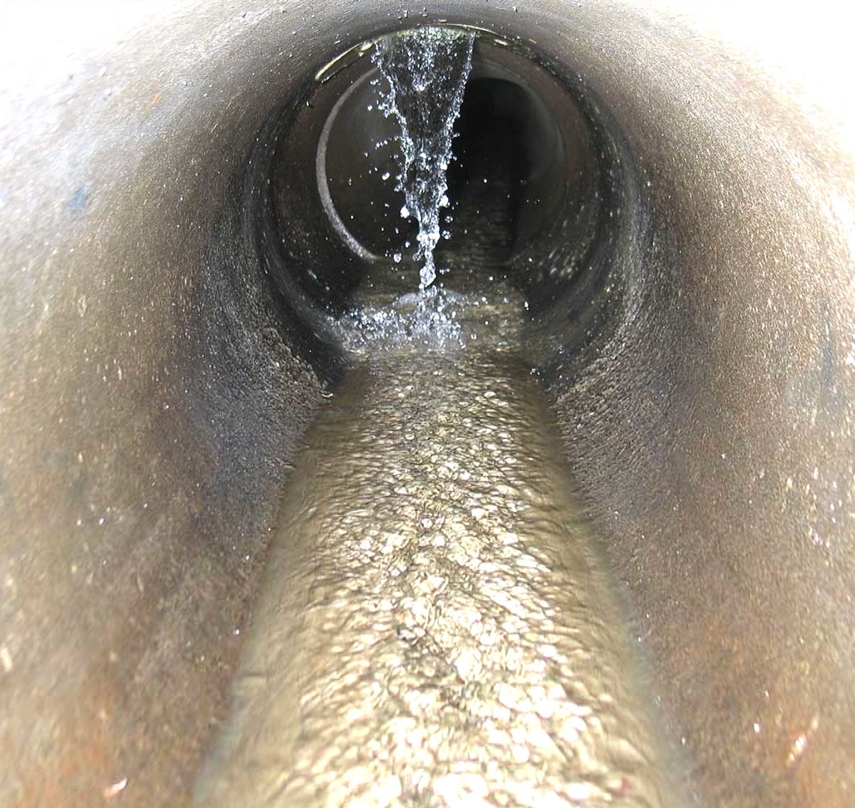 perwatec's tweet photo. #Fremdwasser aus #Rohrbruch im #Schmutzwasserkanal -> #Grundwasser #Infiltration https://t.co/WX9CFSxJ7p