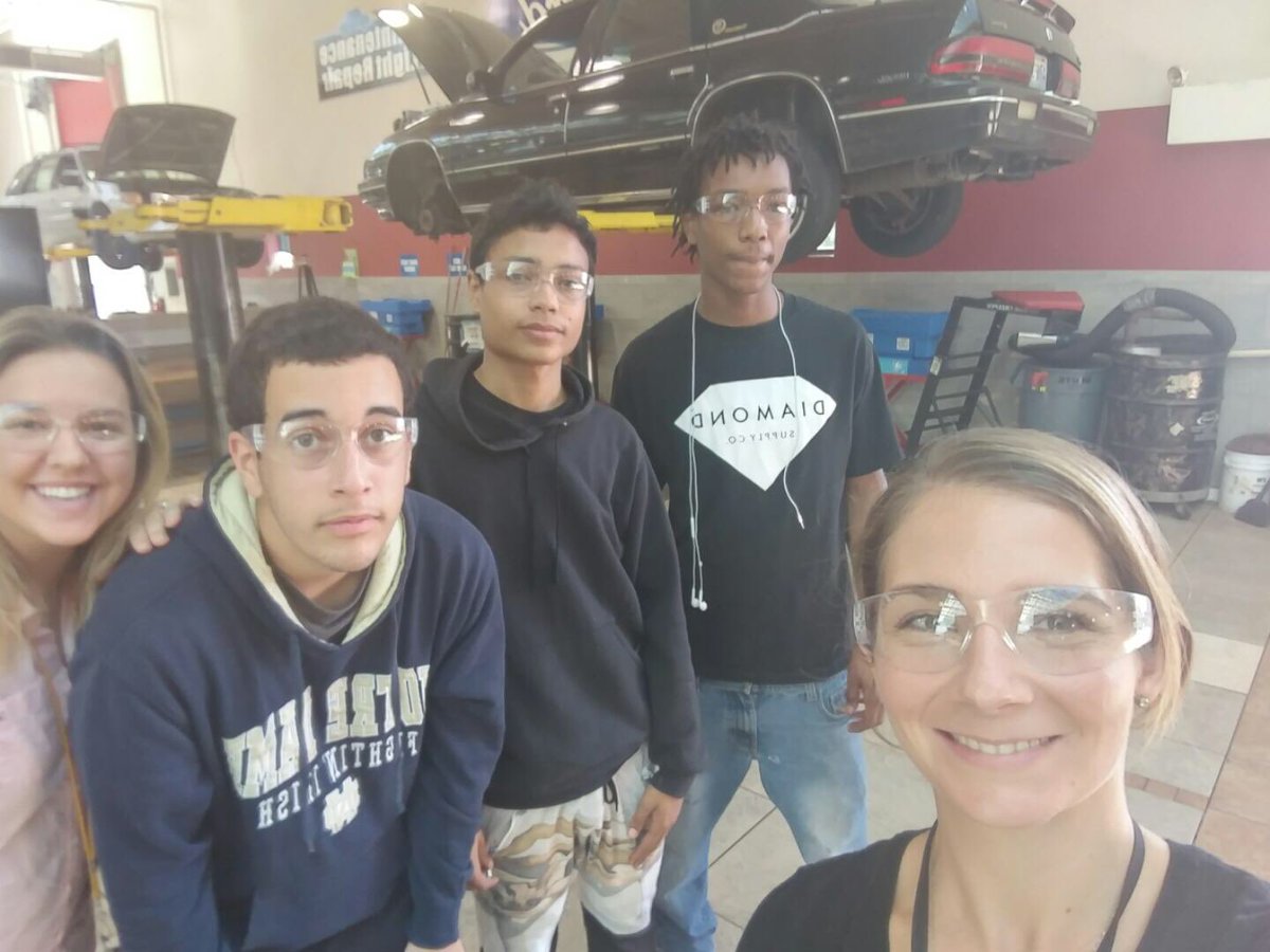 Tenth graders visiting <a href="/NEInstituteTech/">New England Institute of Technology</a> today to learn about career paths! @Jesse_DeLauder <a href="/alishajane3/">Ali Imholt</a> <a href="/pvdschools/">Providence Public Schools</a>