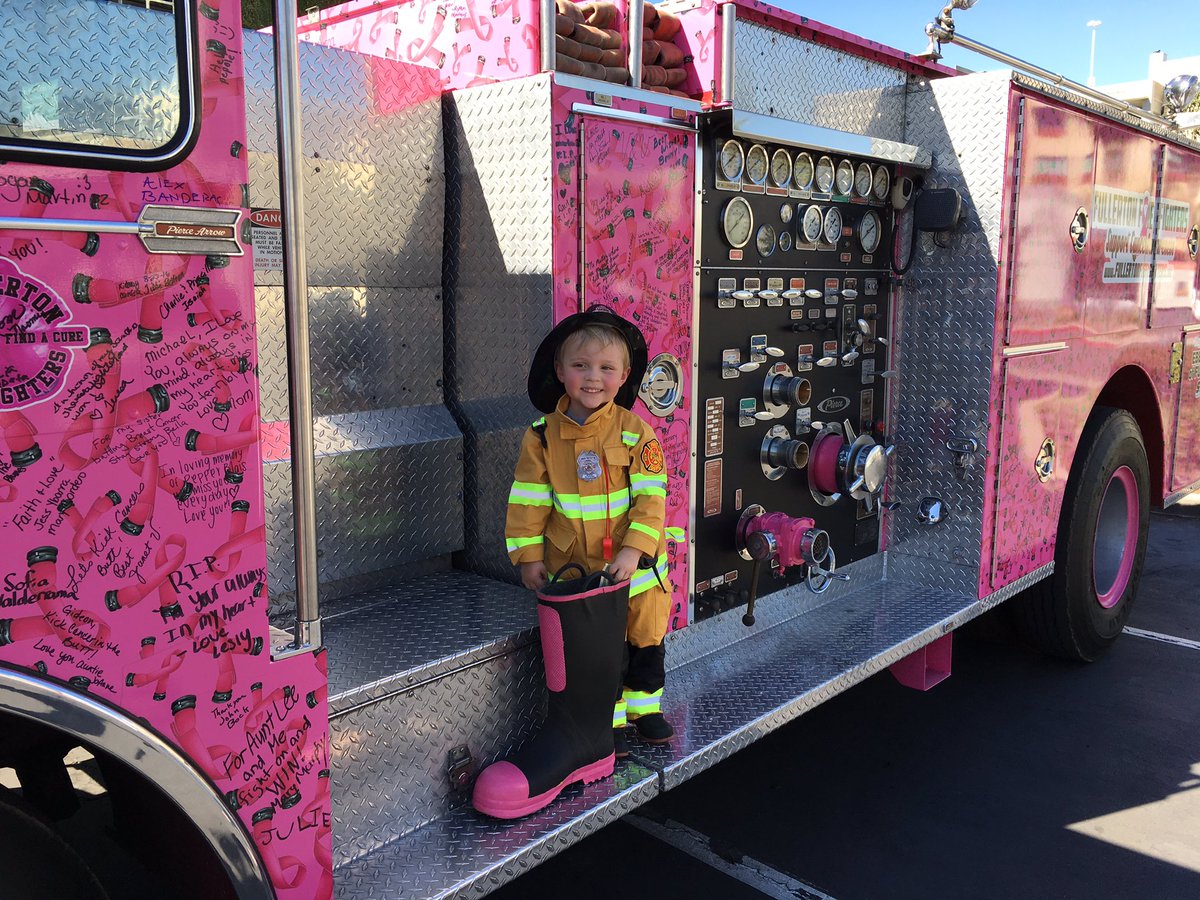 Williams_Ins's tweet photo. Attended the @c21discovery PINK Out! Event to support the fight against #cancer! #fullertonFD #BreastCancerAwareness #pinktober #fullerton https://t.co/sBMHhmU8ZE