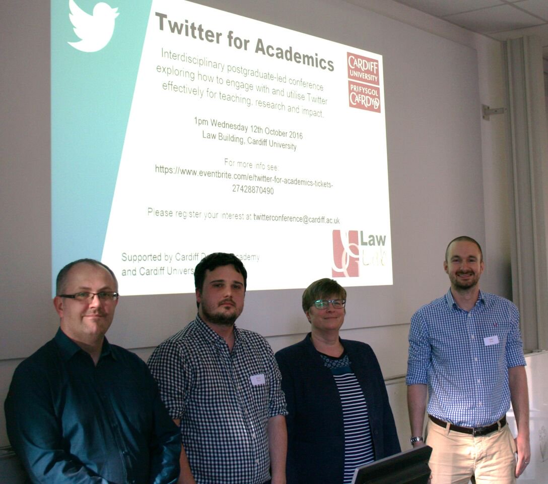 tweets_conf's tweet photo. Later in the day, @DrLukeSloan was kicked out of the band, to be replaced by @garwboy https://t.co/h8kh0c29Ba