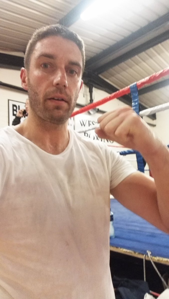 Ian_Gaughran's tweet photo. I enter the ring for @Brawl4Nepal in 3 weeks in aid of a great cause - @UmbrellaNepal. Pls, pls, pls help support at https://t.co/0uJzRAATzW https://t.co/zlg6mqpHp2