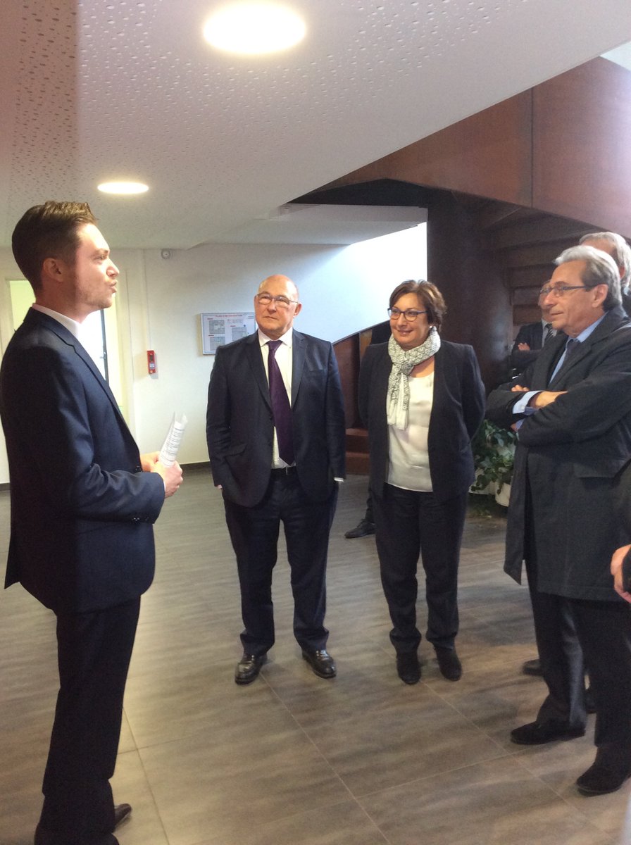 Prefet67's tweet photo. Visite de la Scoprobat par le ministre Michel SAPIN @MichelSapin et la secrétaire d'Etat @MartinePinville - https://t.co/E19NZ4voOZ