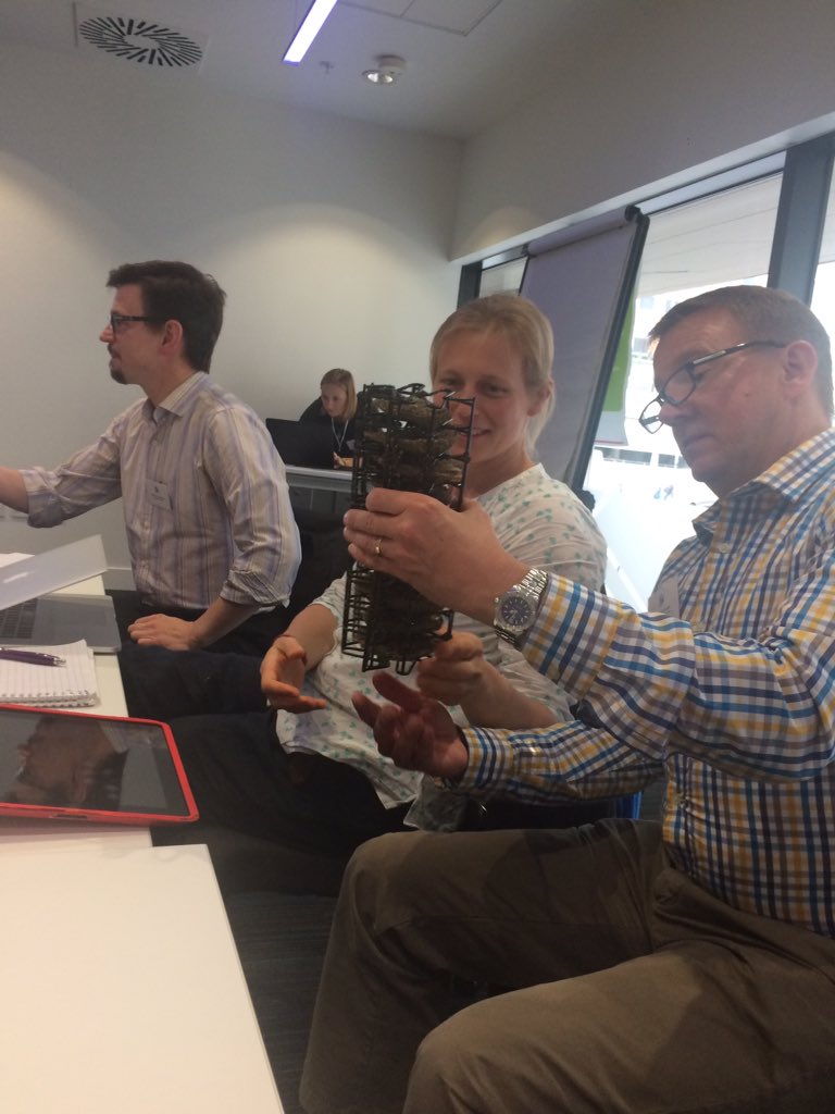 HelmerLuke's tweet photo. @IMSPortsmouth hosting an amazing #oyster workshop at #MASTS16 looking at the #returnofthenative #science with @Bluemarinef present https://t.co/vjJzY1GIex