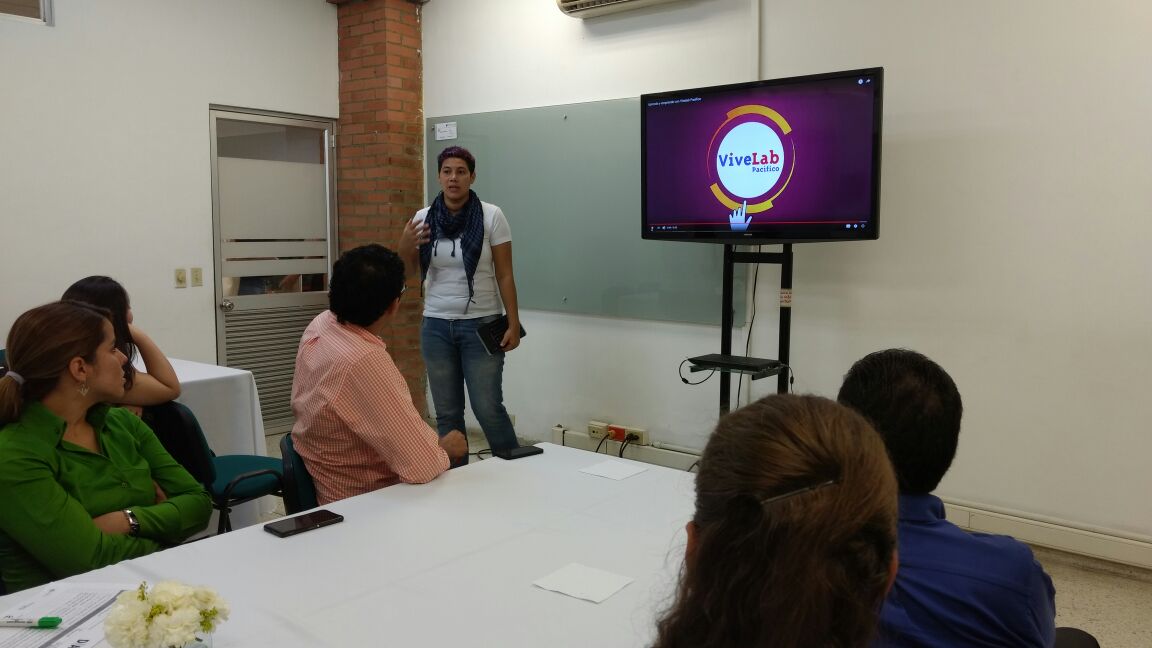 "Generar que el <a href="/vivelabpacifico/">ViveLab Pacífico</a> salga a la calle, toque personas, cambie sus vidas y que sea sostenible " <a href="/isasa3/">Isasa</a> #GOE #DIAViveLab2