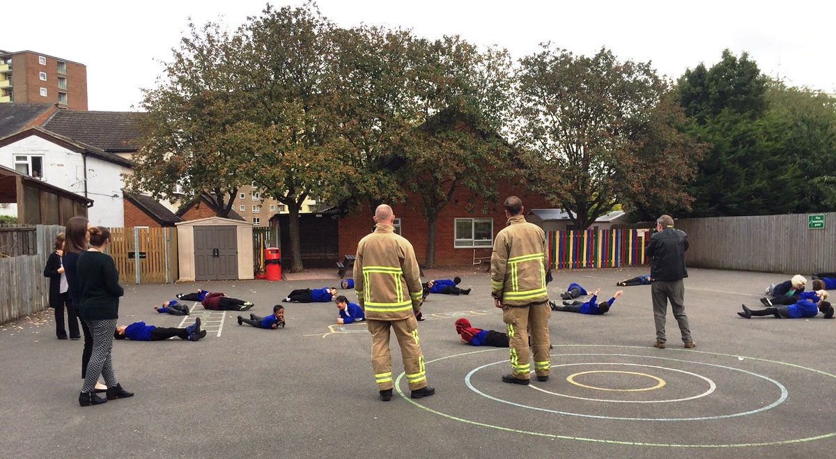 Beds Fire and Rescue tweet media