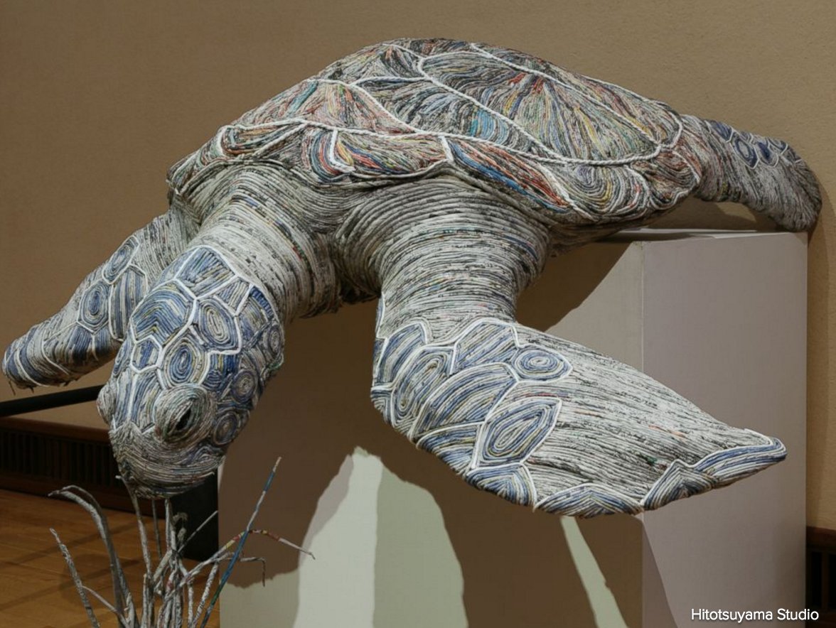 ABC's tweet image. Japanese artist creates large, lifelike animal sculptures using only old newspapers and glue. abcn.ws/2epECF9