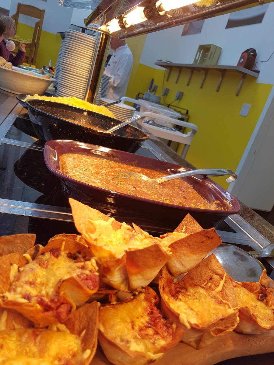 steffandrieu's tweet photo. Nice mexican day at CFBL @HolroydHowe @Mwent75Went @melrahaman https://t.co/num7exoExA