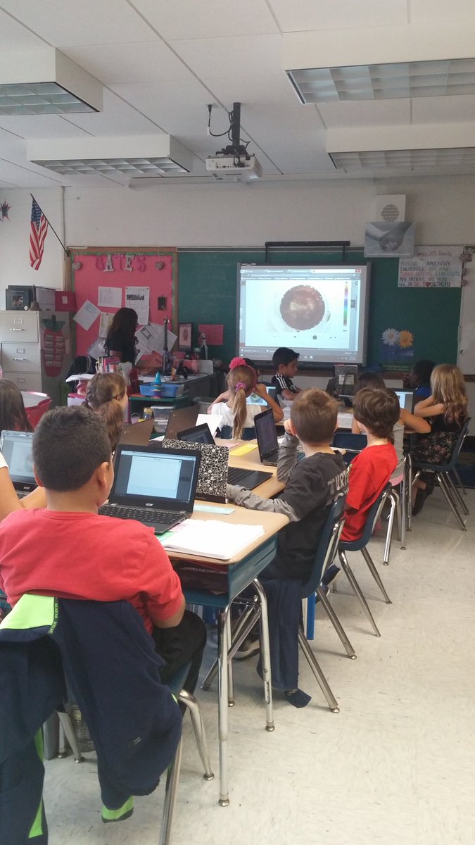 Miss Gates teaching her ss to use <a href="/Seesaw/">Seesaw</a> to record observations of candy corn dissolution in Science. <a href="/missjblairg/">Jessica Gates</a> <a href="/DrDtoscano/">Harley Avenue Primary School</a>