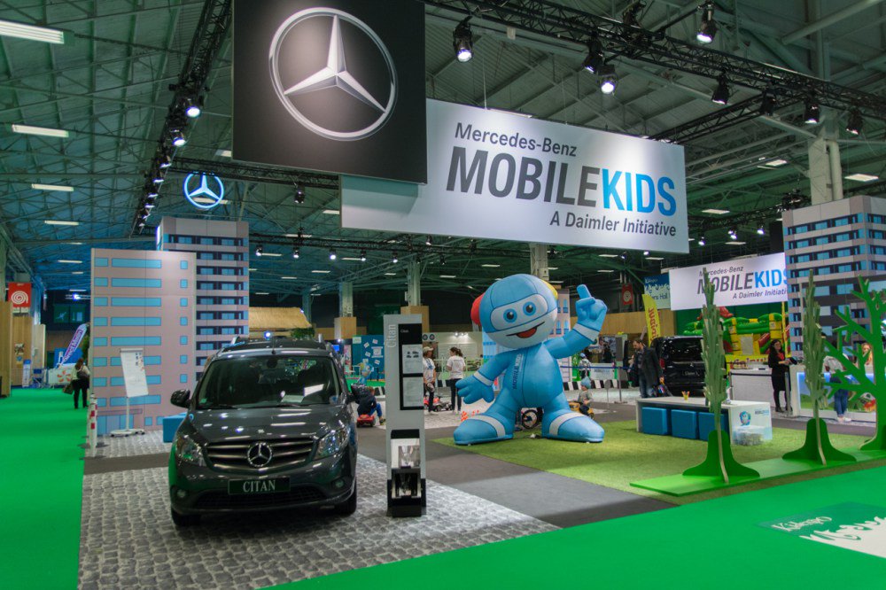 LesPapasCool's tweet photo. Si vous allez à #kidexpo ne ratez pas les stands de @BICGroup @mondeclic @MercedesBenz et @OfficialMeccano https://t.co/YafquGCqZd https://t.co/wl4EZD660c