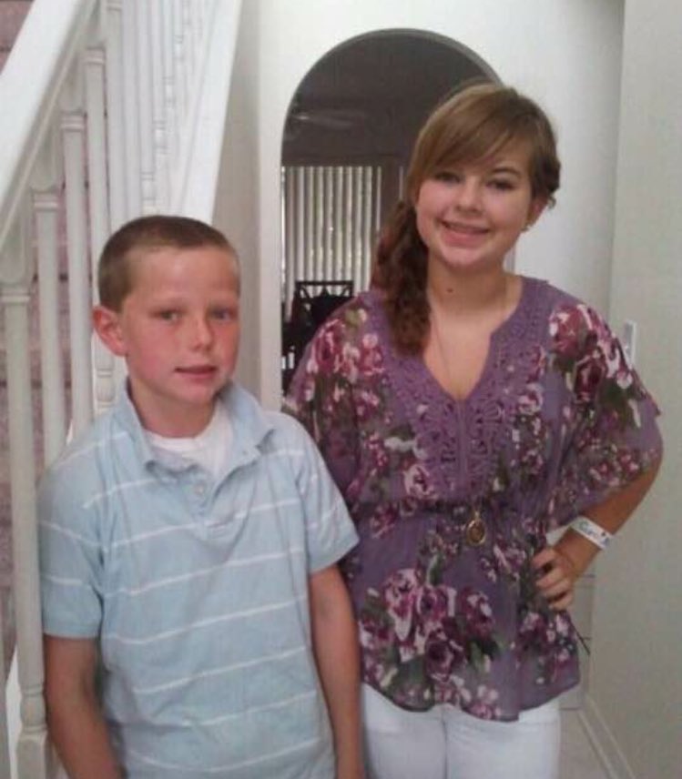 rachelbabs3's tweet photo. HAPPY BIRTHDAY BRO!! I miss you and the days you were shorter than me so much ❤️️❤️️🎉 https://t.co/P1SVeCa3qi