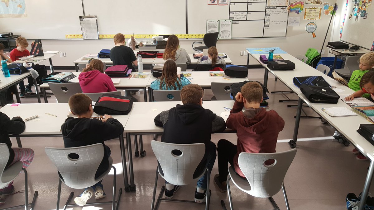 mrskleinsroom's tweet photo. Happy to have students join my Gr 7/8 Room for our 'MacNeill Reads Morning' #futureselfies @macneillrps https://t.co/dpkdvlKmZN