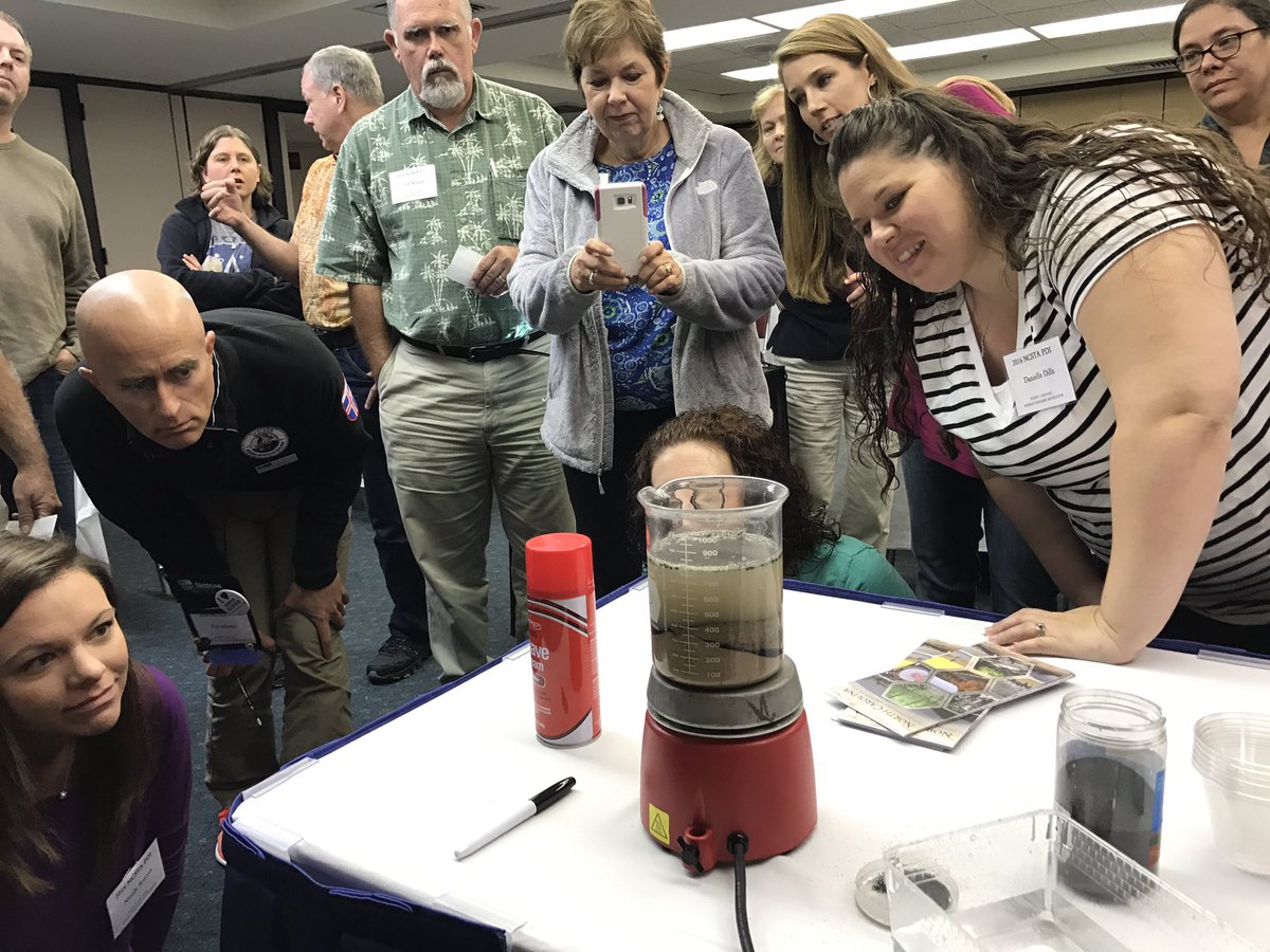 mtoran's tweet photo. Vulcanic action #ncsta2016 #appalachiangeology https://t.co/SzmYQQFENX