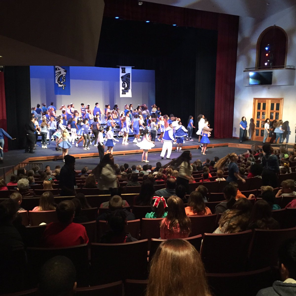 amwillian's tweet photo. JTA visits the pac today😘North Hardin's High School musical. @JTA_Principal
#hcsimpact
#trojanimpact
#trojanssupportoneanother https://t.co/J98L6cosHU