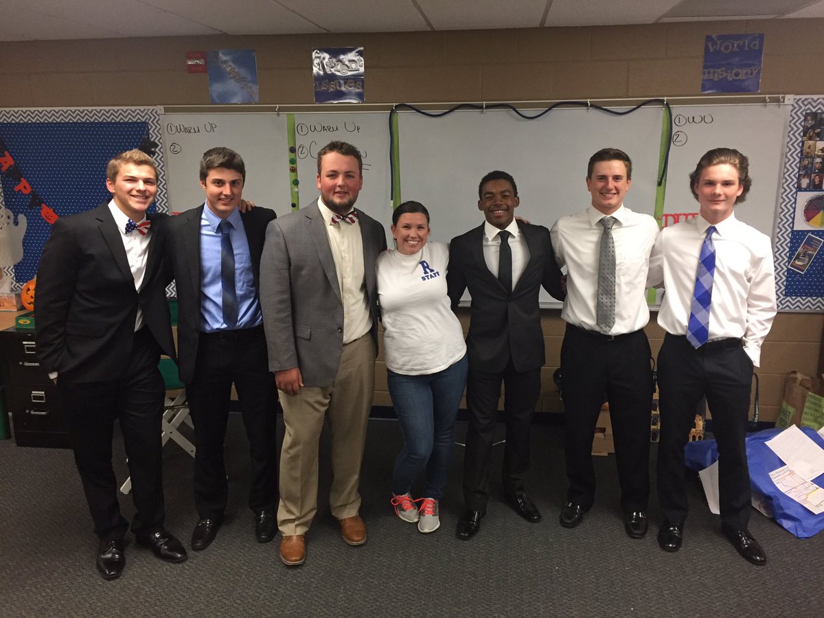 Mrs_M_Pierce's tweet photo. Football Friday!!  💙🏈#rcsrhsfalcons  @bwright_98 @RomanPetrusha @Alex_Tilford @tloft13 @beddow_jack https://t.co/Fuhwp8TyZ5