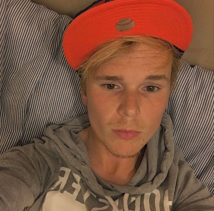 lunafallband's tweet photo. Sick 😷😔 - @Daveyjonbright https://t.co/XKdOLoavFy