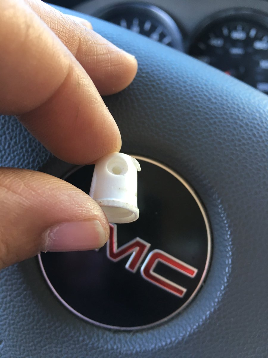 RCFdad's tweet image. To some people this is just trash but to a man with show cattle with five minutes to be in the ring priceless. # show life