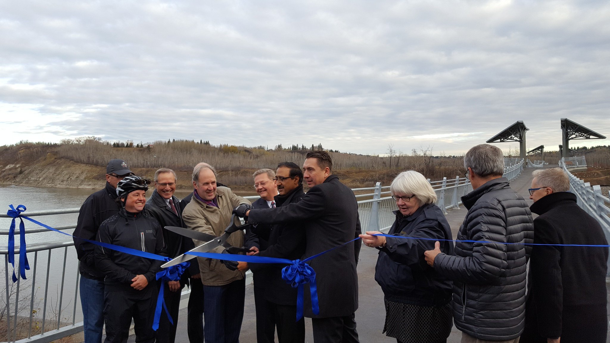 CvTYIULUIAQ-SiY.jpg:large