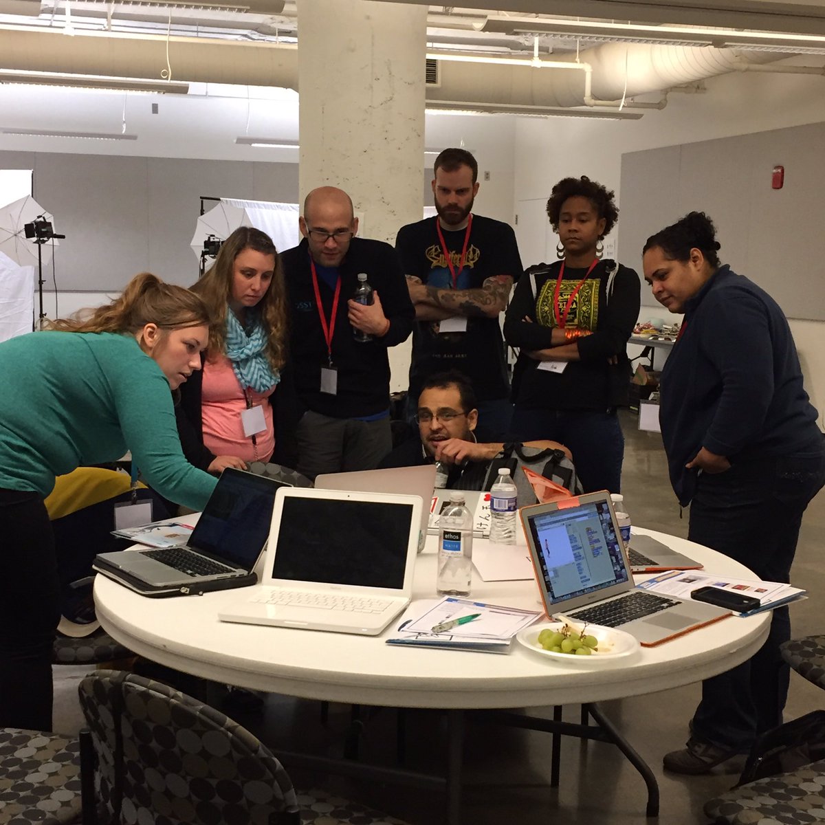 phaduong's tweet image. #hiphopcoding participants sharing @scratch dance projects!
