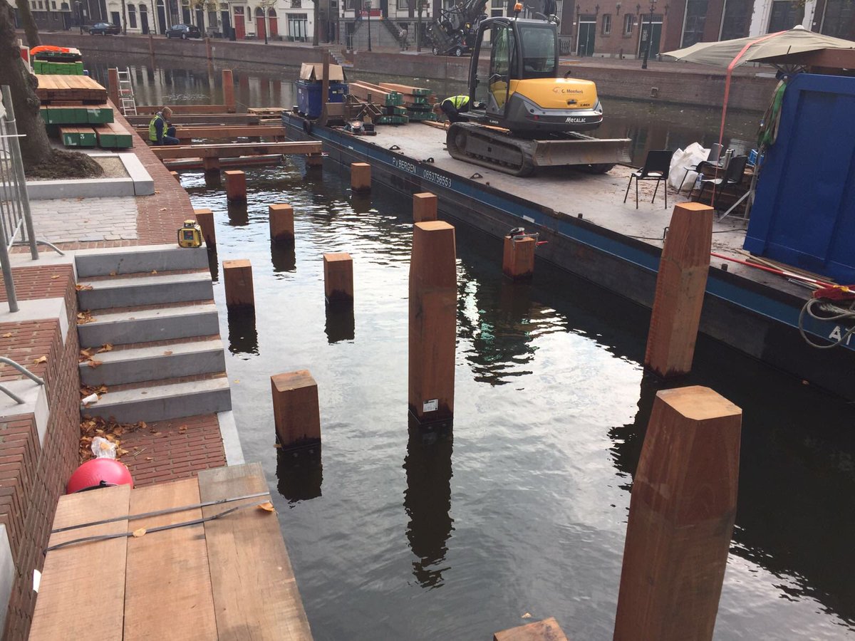 EVSinfrabouw's tweet photo. Steigers bouwen in de binnenstad van Schiedam. Ook dat kunnen we! https://t.co/dzoZSMp7Db