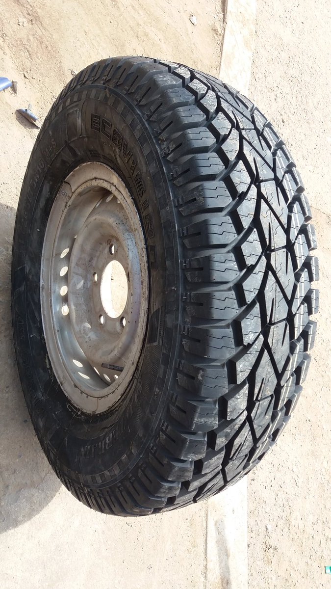 Distriline's tweet photo. Un modelo de Llantas, versátil para pavimento y fuera de pavimento.
#Ovation #Ecovision 265/75 R16 Al Terrain #tires https://t.co/JMK5nktVRR