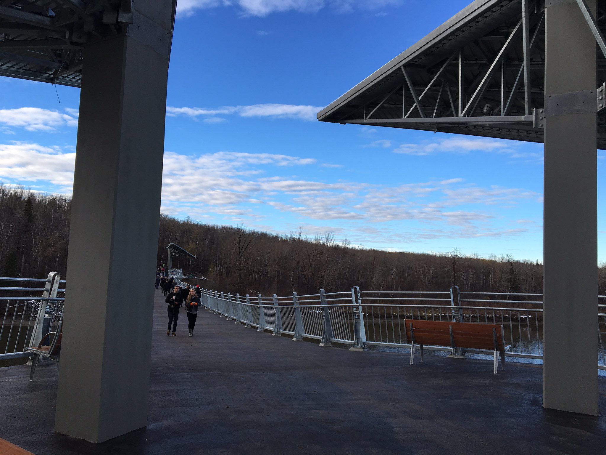 CvTZ6zEUIAAbvYZ.jpg:large