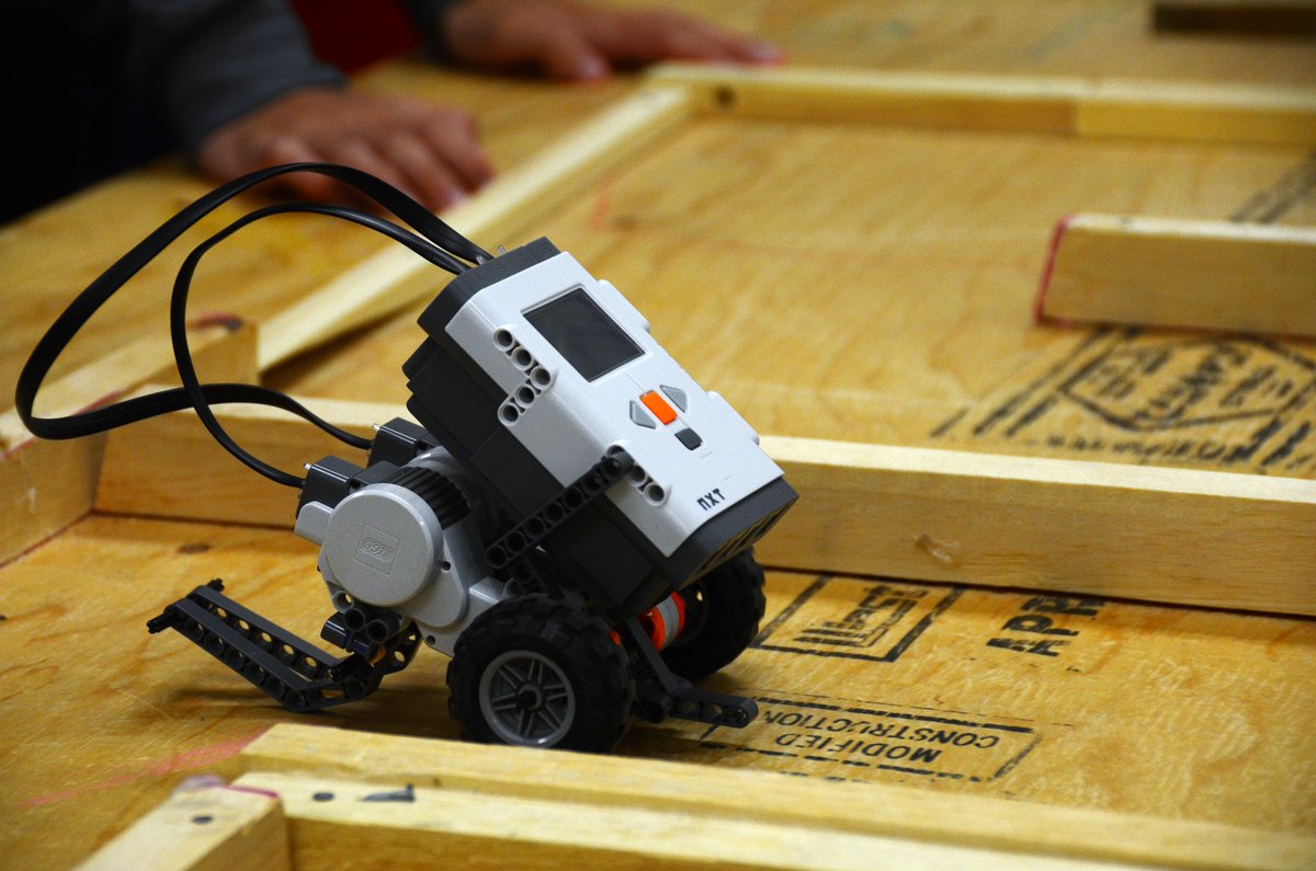 pressneil1's tweet image. STEM at its best @SLSSYRDSB #techstudies #mrneshevich @STEMLearningUK @web20classroom @ShiftParadigm @willrich45 photo cred #jazen