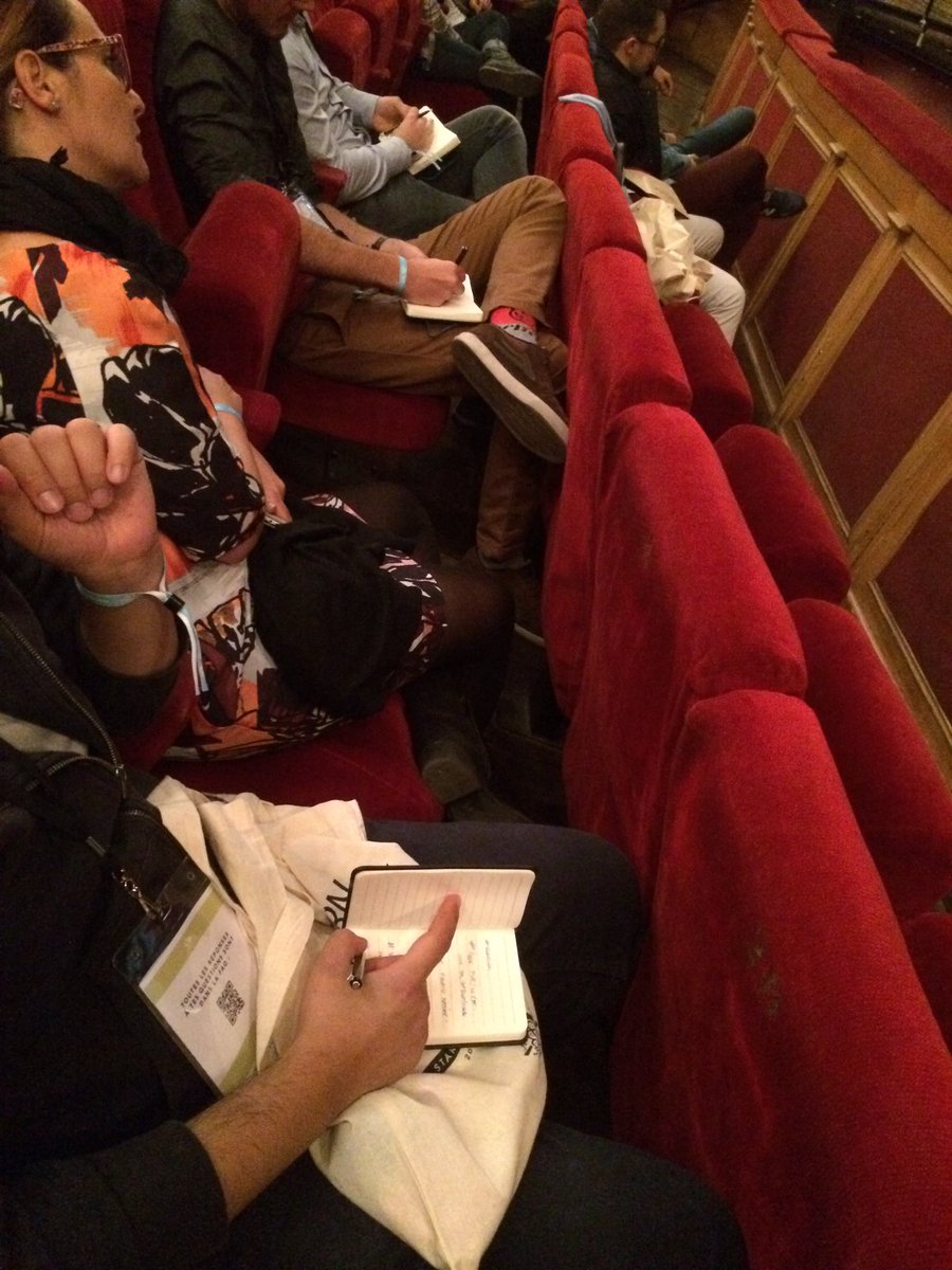 ecwild's tweet image. Trop pratiques les goodies du #swtln ! 😜