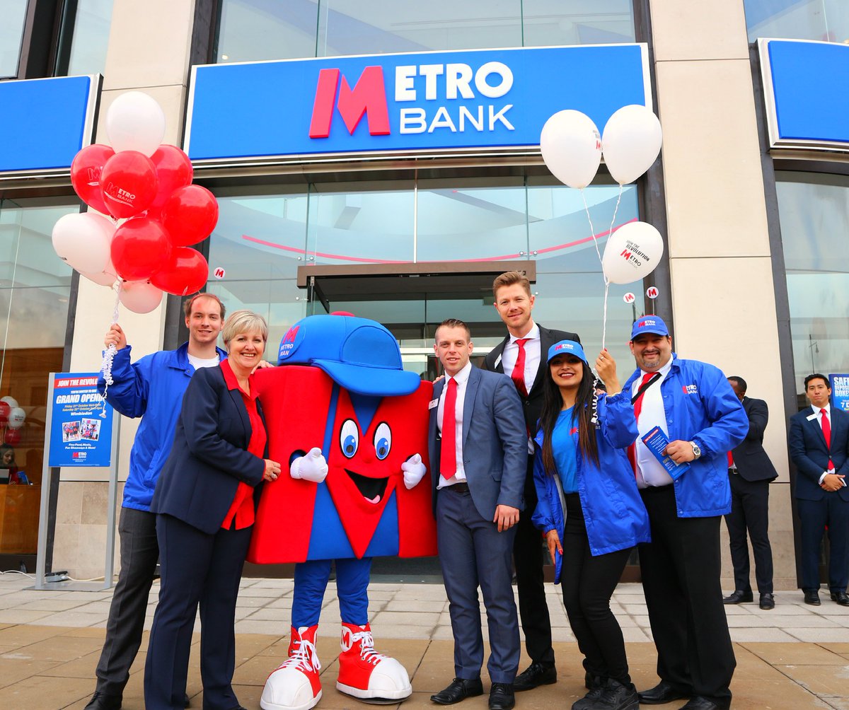 Metro_Bank's tweet photo. Are you a local #business owner who needs help with your #banking? Pop in and meet the team, no appointment necessary! #CommunityBank https://t.co/6KLaxfM4fg