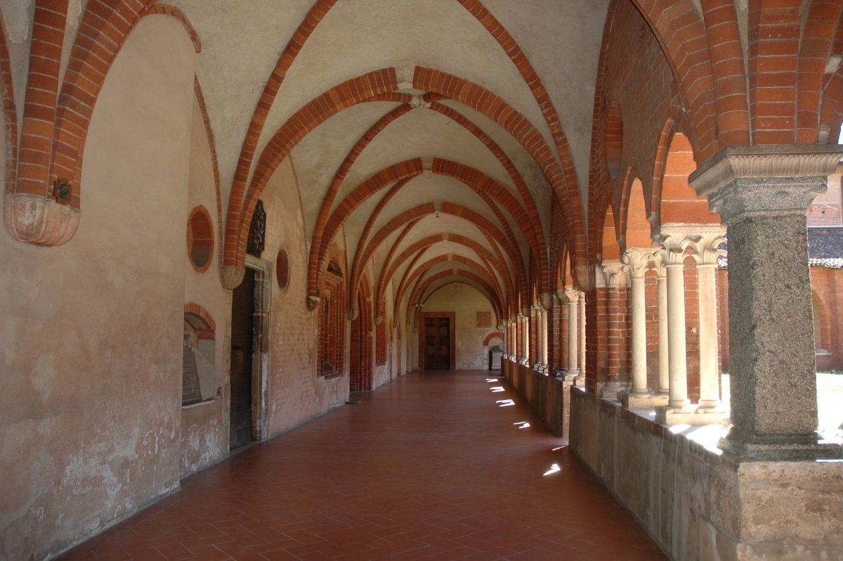 turismomilano's tweet photo. Here’s a good idea for your #weekendinmilan: a pleasant jaunt out of the city to the Abbey of Chiaravalle. https://t.co/fSK56Sv8ej https://t.co/ViNUk9UVW3