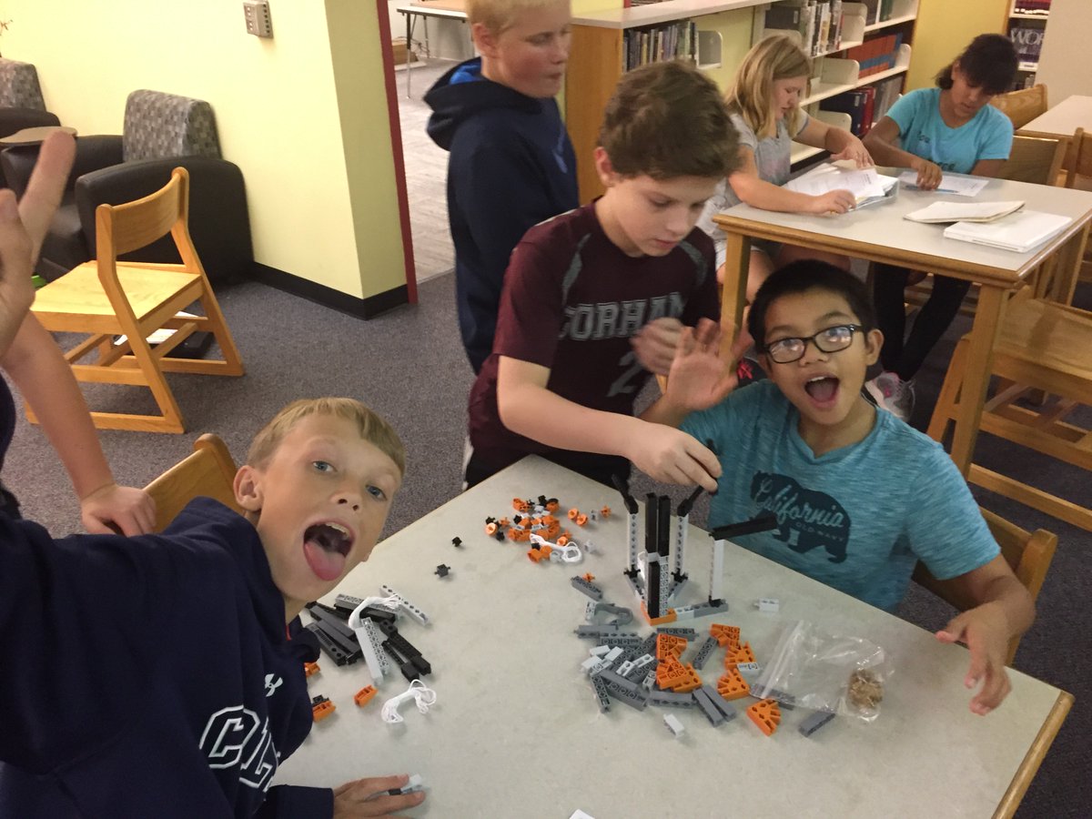 bethorlandogms's tweet photo. "STEAM"ing things up the in library today! @briley8557 @tofer8 @arduino @makeymakey #steam #gorhamms https://t.co/5ar1OUnHaU
