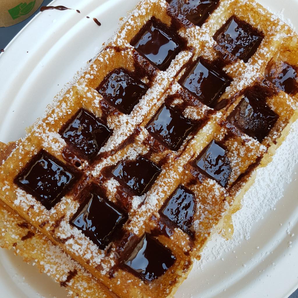 LuxuryColumnist's tweet photo. When in #Brussels ...the chocolate waffles are not to be missed! #FoodieFriday https://t.co/EzJ3MaTods