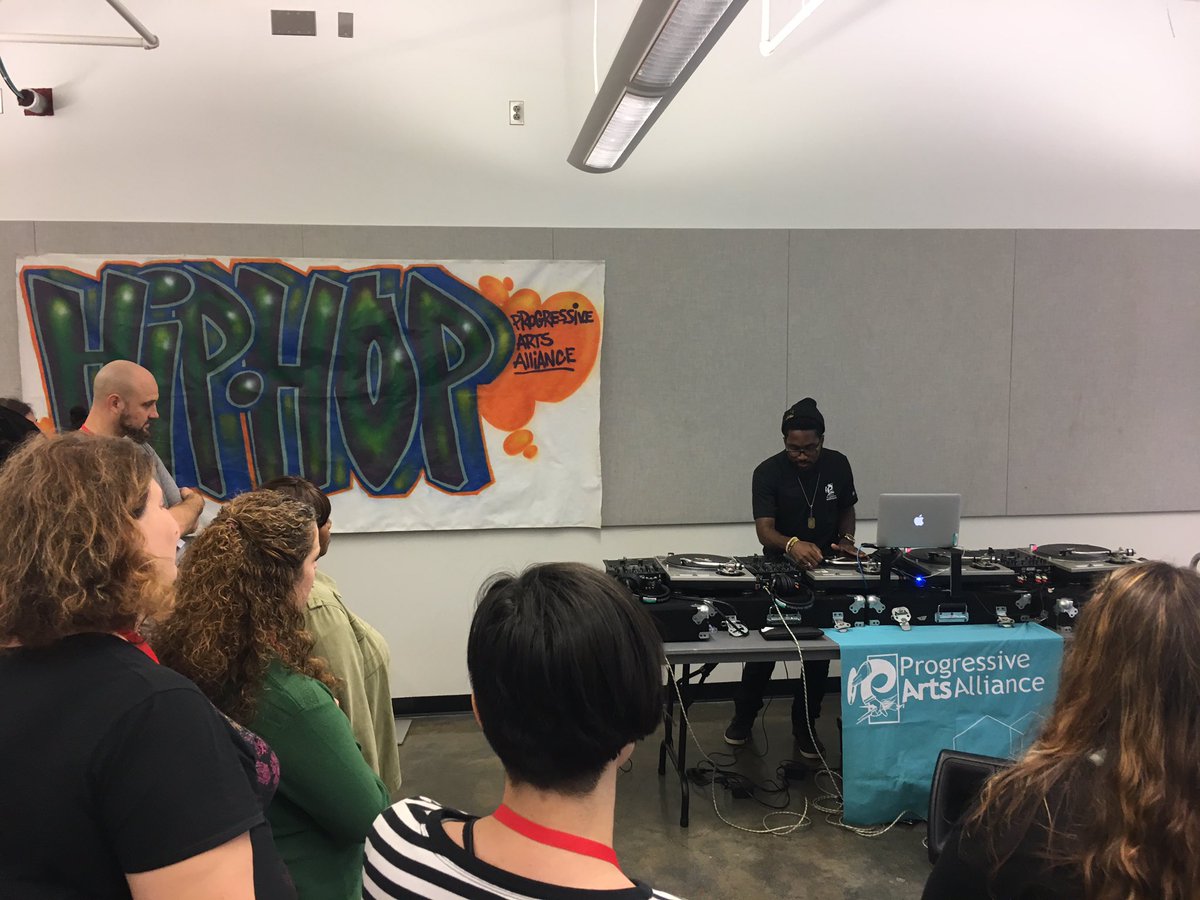 DrBrandyMcneil's tweet image. Learning how to be a DJ at the @Scratch #hiphopcoding Summit. #dj #hiphop #coding @medialab #music