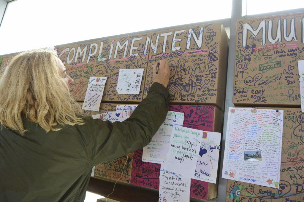 Heeft u de complimentenmuur al gezien? oogopnederland.nl/scheveningen/2…