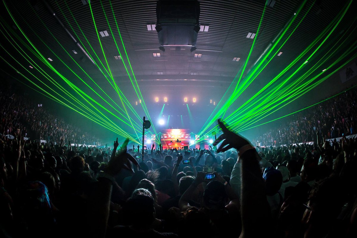 Somervillec19's tweet image. 7 days till the madness begins in GR... @bassnectar @bass_network 🎃💀🔜