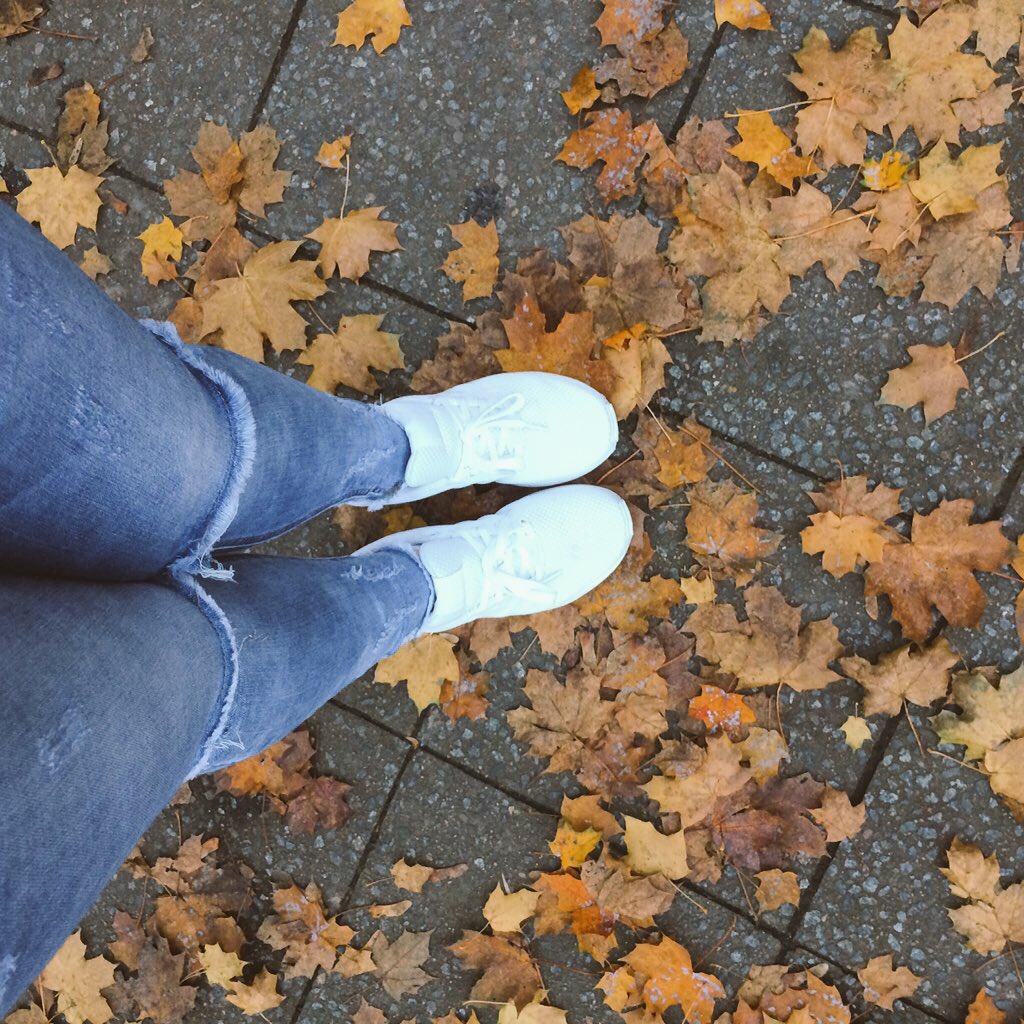 vanessagraphie's tweet photo. #KicksOnFriday https://t.co/fovS5L1UPe