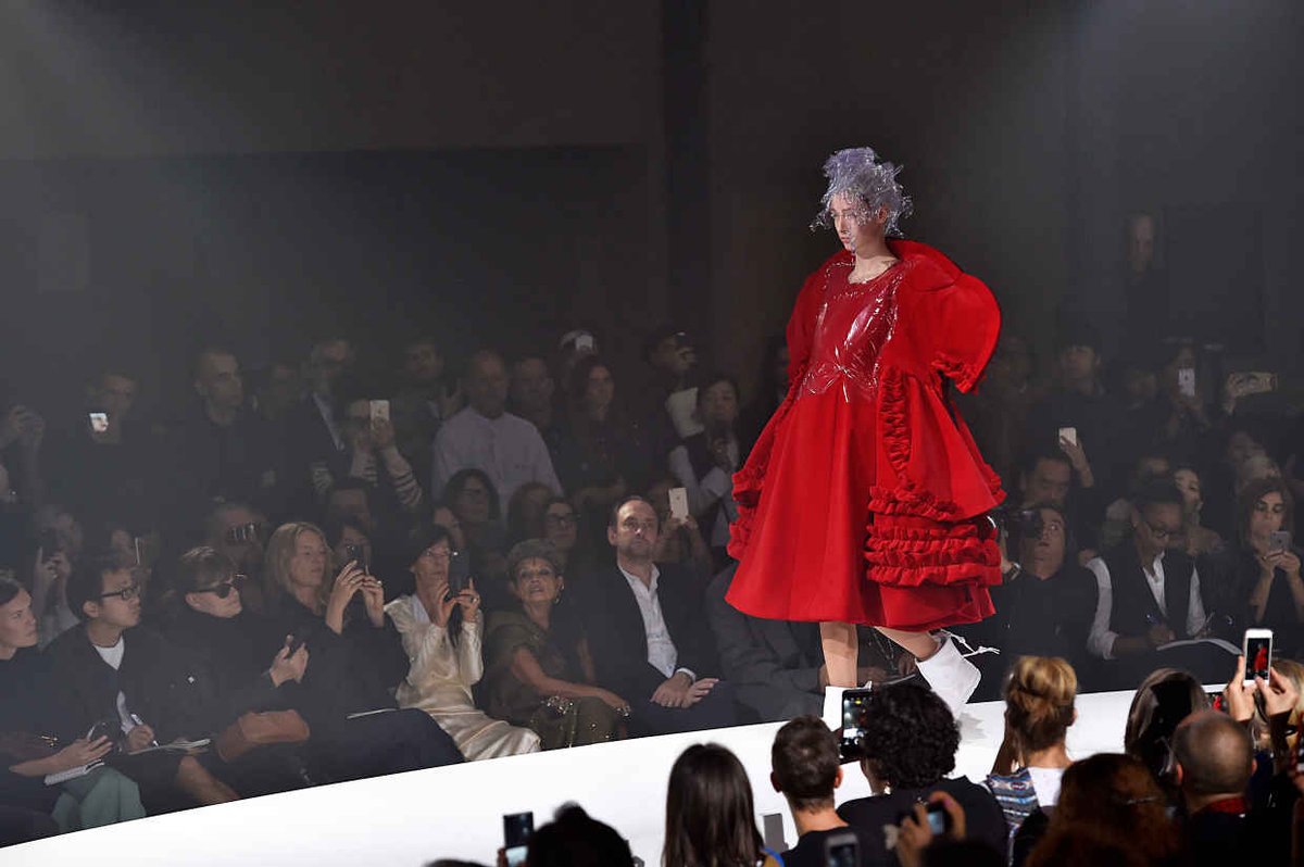 nyfw's tweet image. The Costume Institute will open a Rei Kawakubo exhibit at the 2017 Met Gala: bit.ly/2eBws8M (via @Fashionista_com)