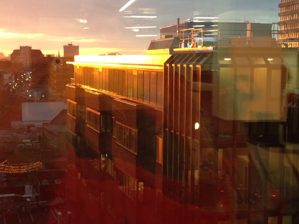 sbloke's tweet photo. Sunset Boulevard, Hammersmith. View from #1QCS @AENetworksUK https://t.co/0rjr76PurP