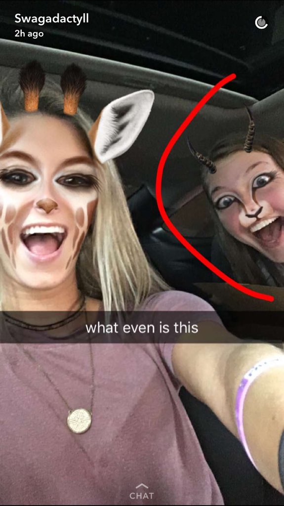 doskanky's tweet photo. HAPPY 19th BDAY to the best best friend i could ask for&amp;the most wonderful human i know! I love you more than beyoncé!@lindseyleonardd https://t.co/KsGA7fmrEZ
