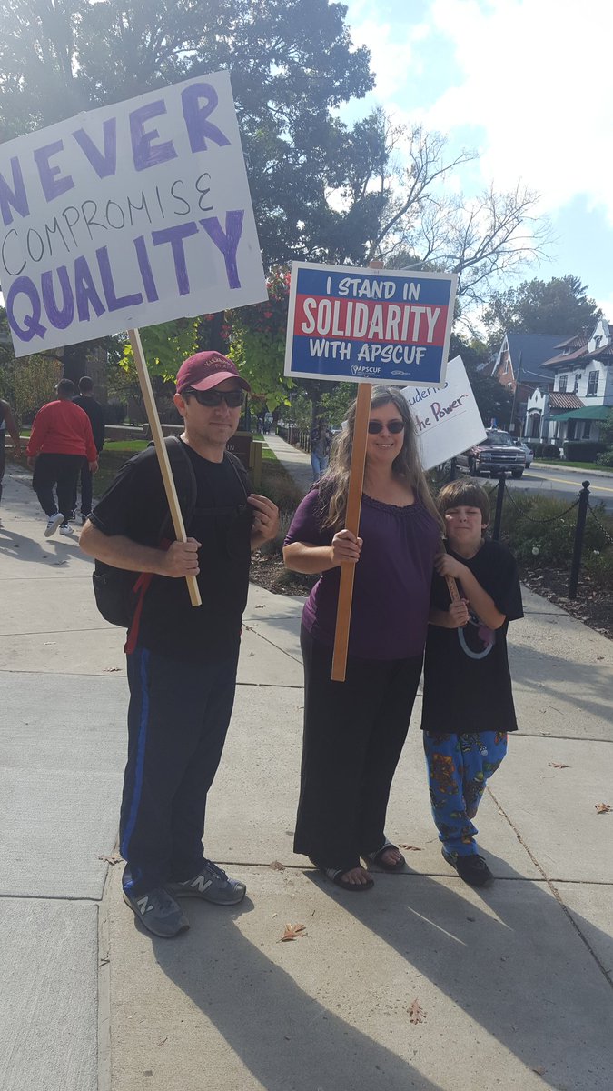 strike_ku's tweet photo. Never too young to join the movement!
#PassheStudentPower #withAPSCUF https://t.co/BDzoWn7sFC