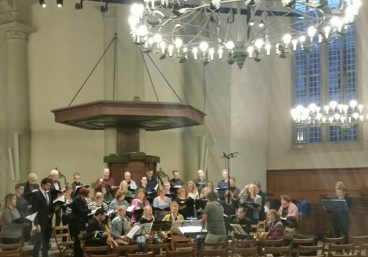 nicoleveijck's tweet photo. Er wordt al druk gerepeteerd door @GaLAkoor in @NKConcerten
Om 20.00 u wereldpremière #ViaDolorosa van #Beurden https://t.co/GFz1cI2DCO