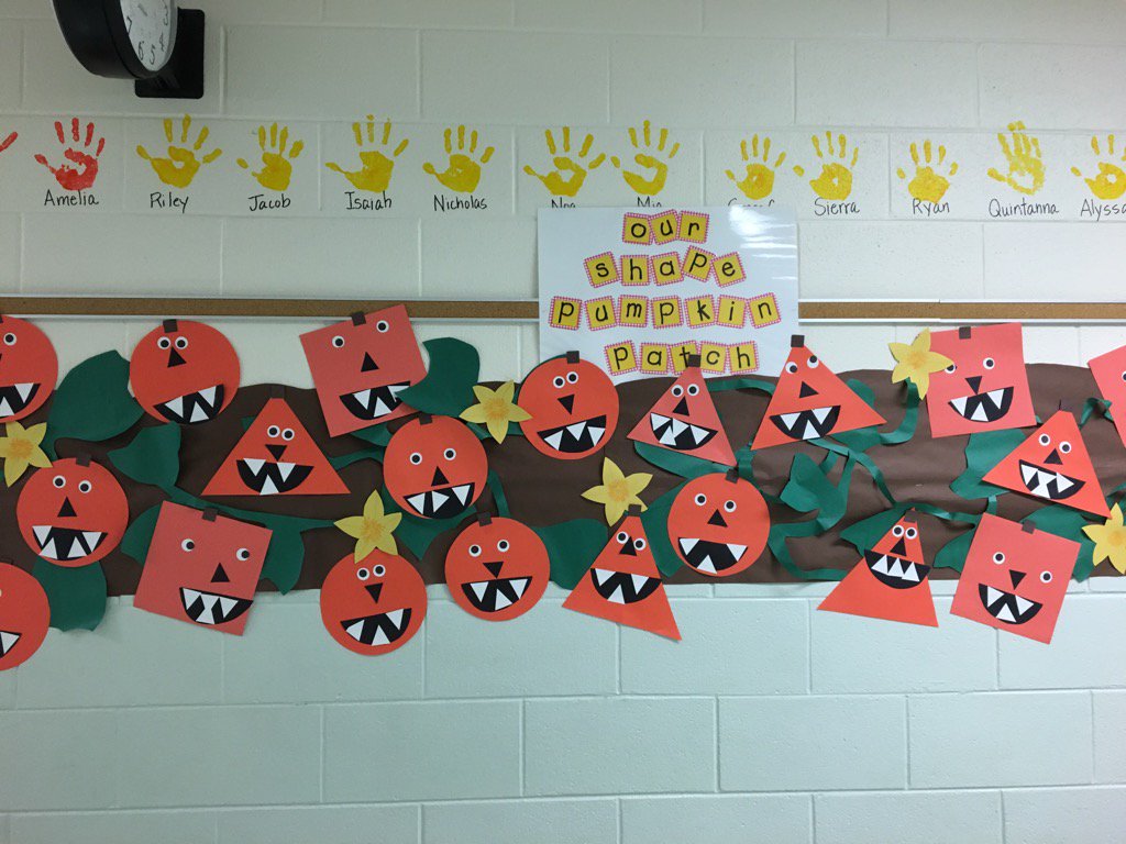 PMES_LMS's tweet image. #pumpkinpatchfun#weloveshapes