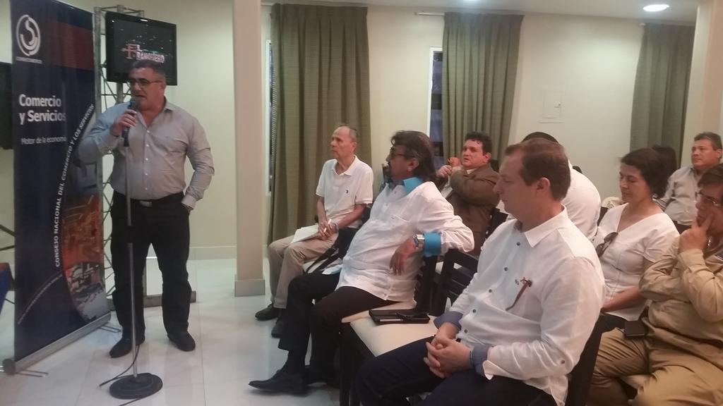 camcomapure's tweet photo. Armando Duval @armaduval 2do.vpte de @camcomapure en Directorio Regional @consecomercio #apure #transformemosvenezuela #transformemosapure https://t.co/6yQ3TckI9P